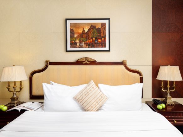 Отель Москва ХИЛТОН Мандарин Инн Отель