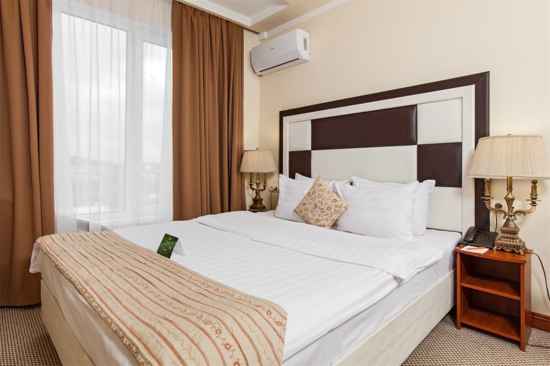 Двухместный (Стандартный номер с одной двуспальной кроватью) отеля Москва ХИЛТОН Мандарин Инн Отель