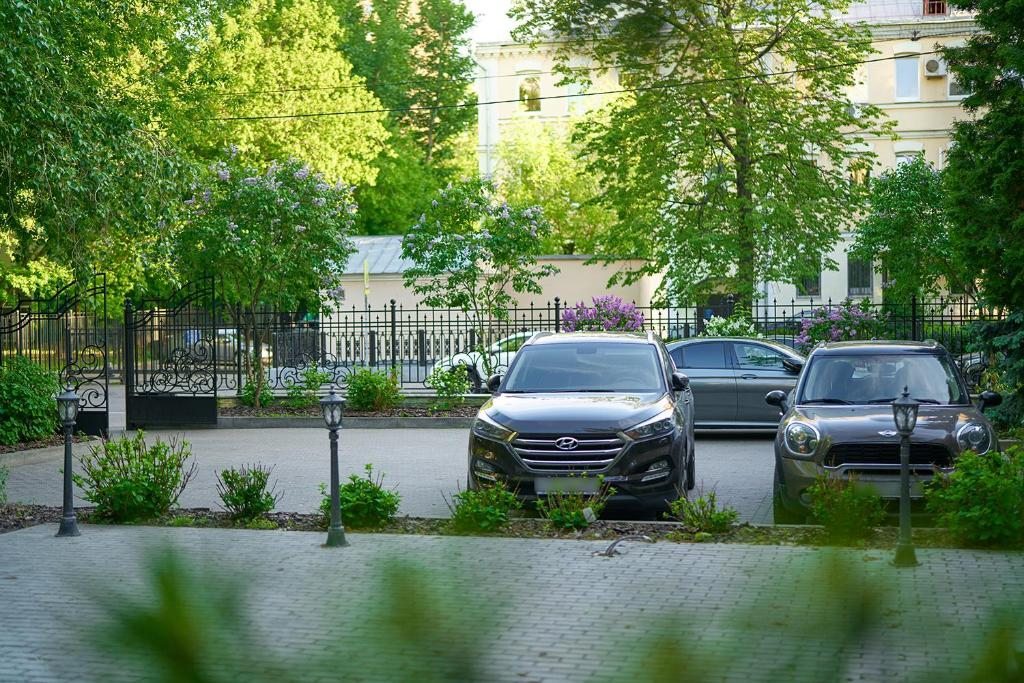 Частная парковка, Отель Содерис Резиденс & СПА