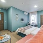 Четырехместный (Улучшенный, С диваном-кроватью и двуспальной кроватью), Отель Sokroma Boho