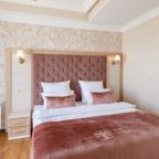 В отеле «Villa Maralis» номера оснащены кроватями разных размеров