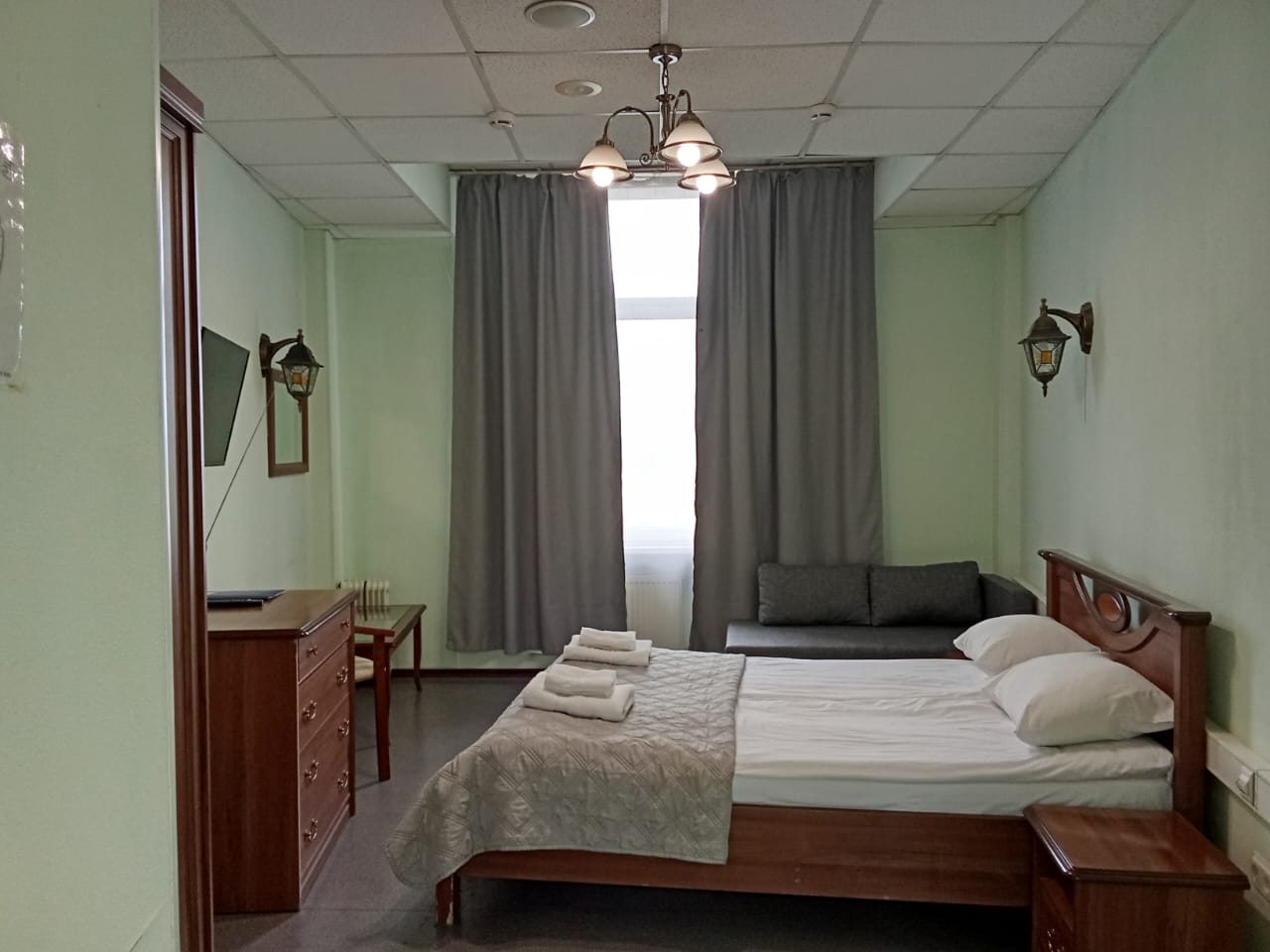 Двухместный (Эконом с двуспальной кроватью (без с/у)), Гостиница SMART HOTEL Ладожский