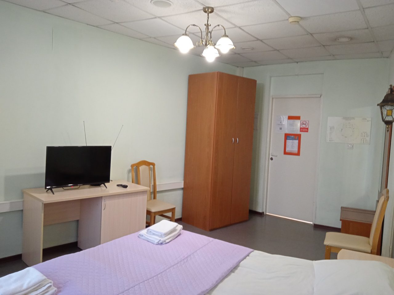 Двухместный (Эконом с двуспальной кроватью (без с/у)), Гостиница SMART HOTEL Ладожский