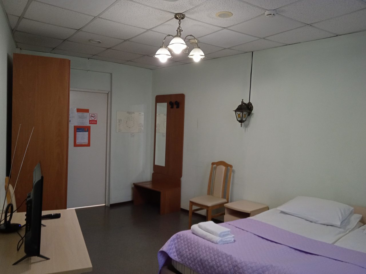 Двухместный (Эконом с двуспальной кроватью (без с/у)), Гостиница SMART HOTEL Ладожский