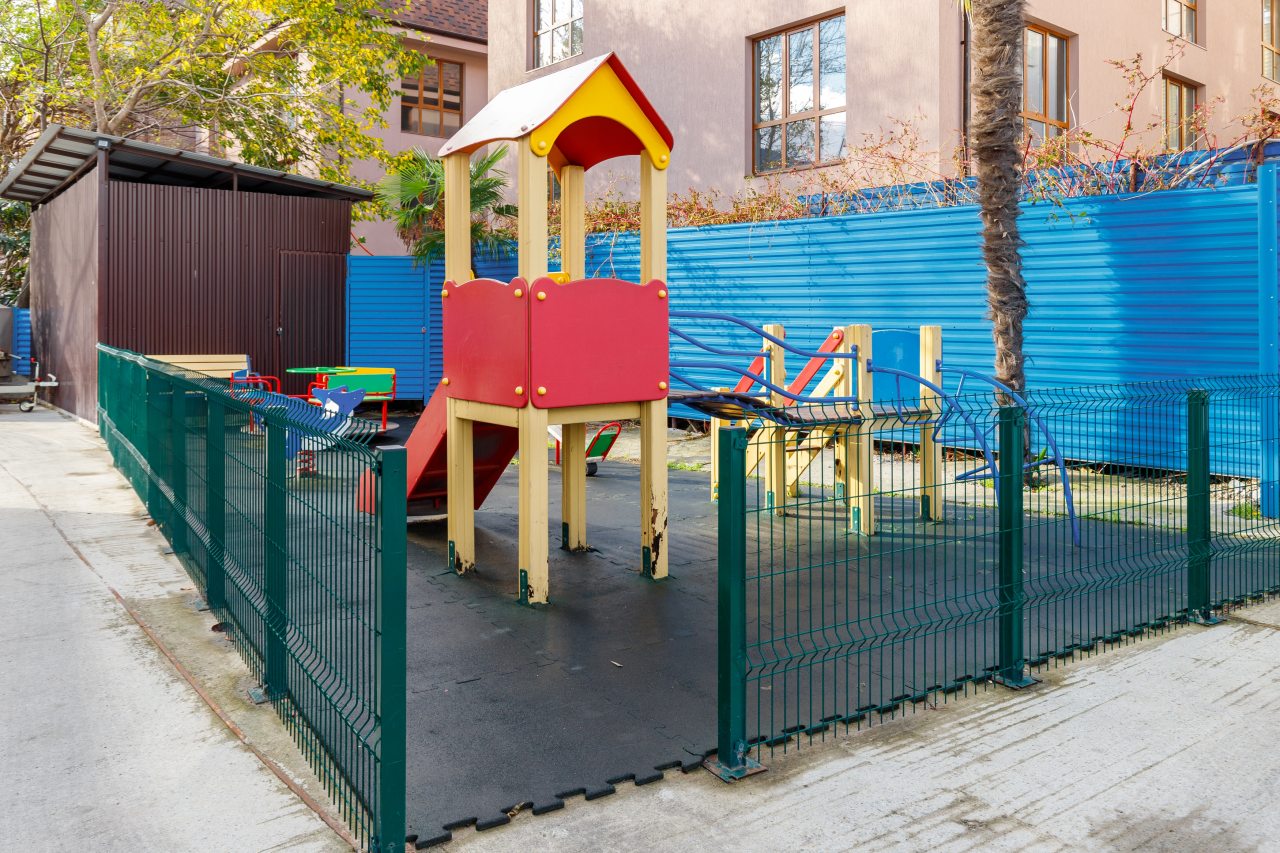 Детская площадка, Апарт-отель GeoApart