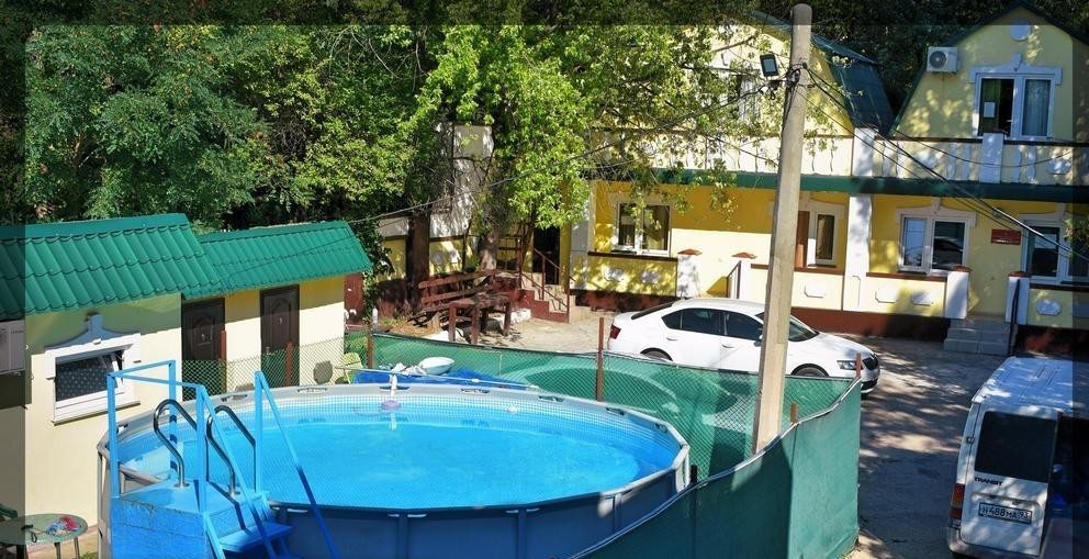 бассейн при гостевом доме «Баланжур». Гостевой дом Баланжур