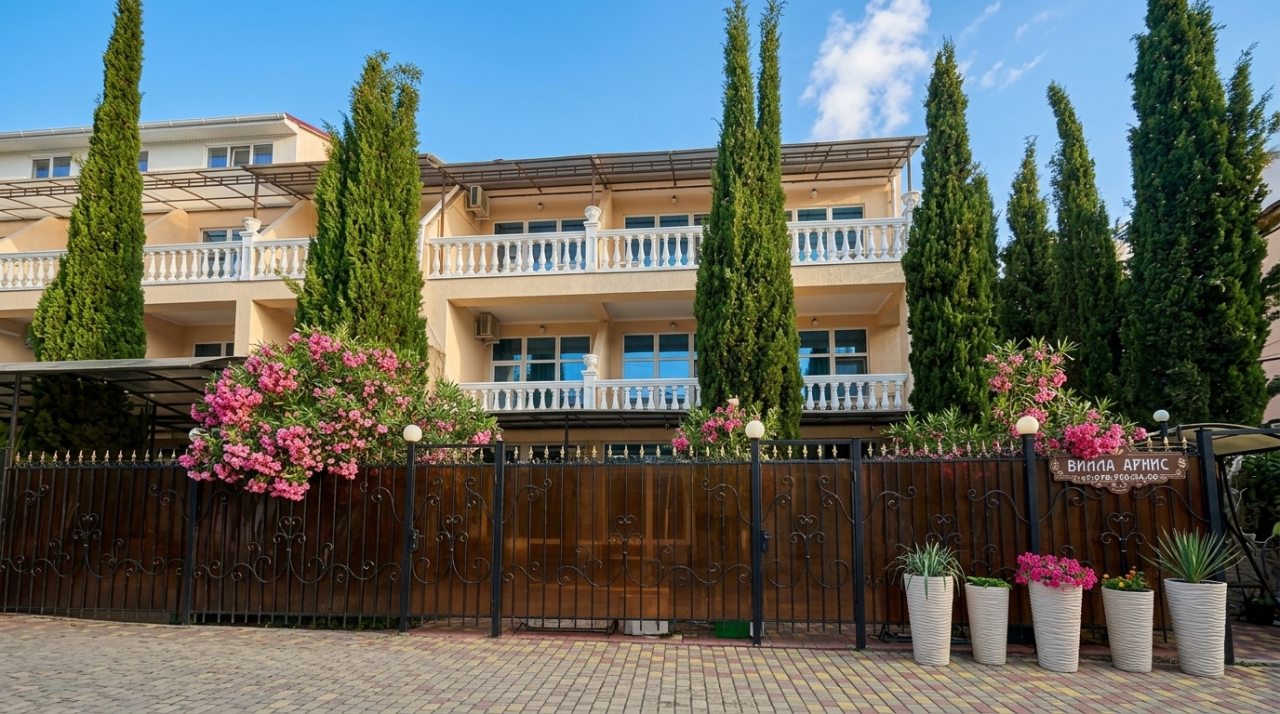 Гостевой дом Вилла Арнис, Алушта