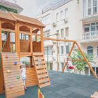 Детская площадка при отеле «Мечта»