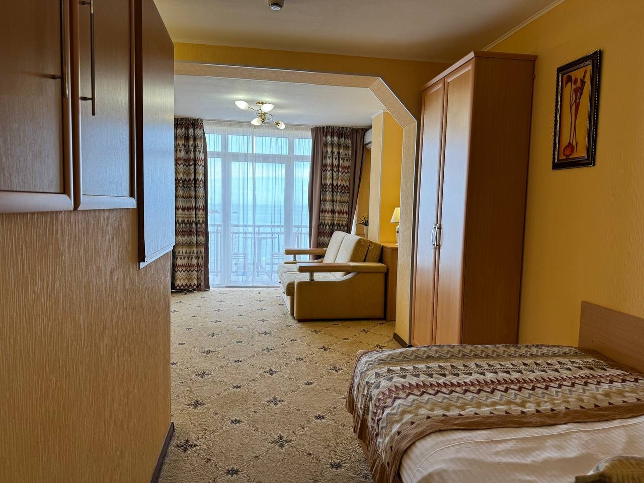 Полулюкс (ЮЖНЫЙ (3-х местный) Корпус 2 (5 метров до моря)), Мини-отель Мечта