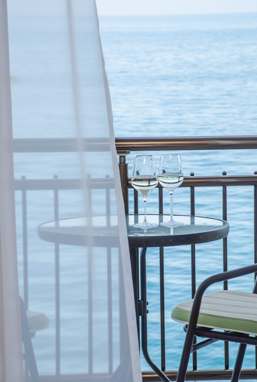 Полулюкс (ЮЖНЫЙ (3-х местный) Корпус 2 (5 метров до моря)), Мини-отель Мечта