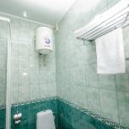 Полулюкс (ЮЖНЫЙ (3-х местный) Корпус 2 (5 метров до моря)), Мини-отель Мечта