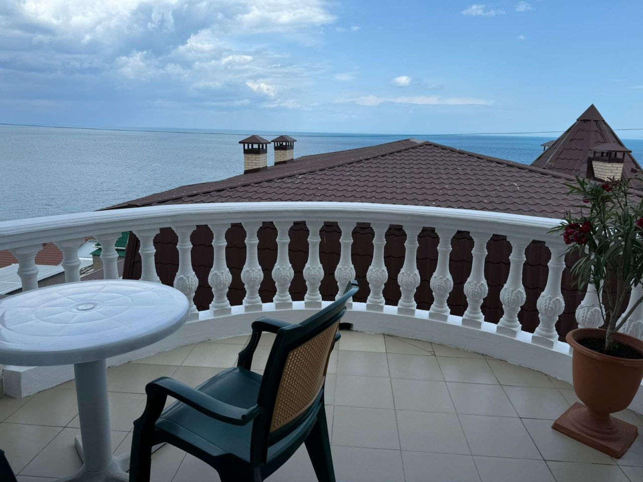 Полулюкс (ЮЖНЫЙ (3-х местный) Корпус 1 (200 метров до моря)), Мини-отель Мечта