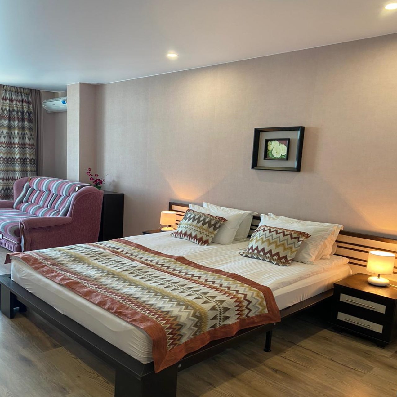 Полулюкс (ЮЖНЫЙ (4-х местный) Корпус 2 (5 метров до моря)), Мини-отель Мечта