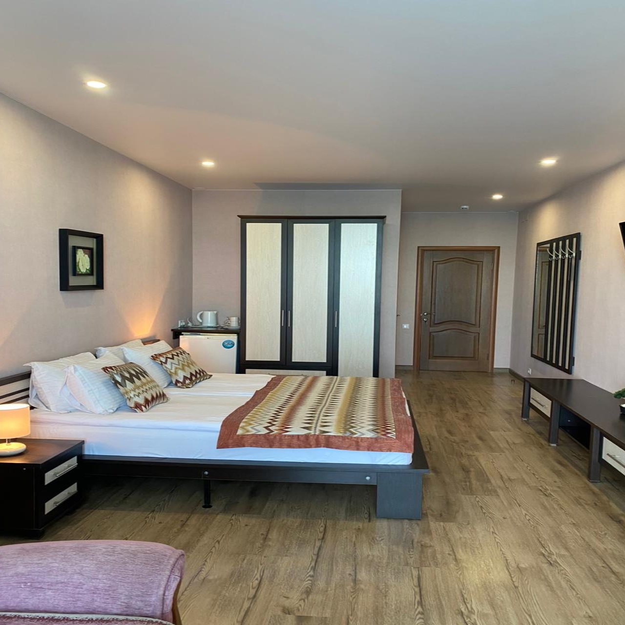 Полулюкс (ЮЖНЫЙ (4-х местный) Корпус 2 (5 метров до моря)), Мини-отель Мечта