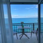 Полулюкс (ЮЖНЫЙ (4-х местный) Корпус 2 (5 метров до моря)), Мини-отель Мечта