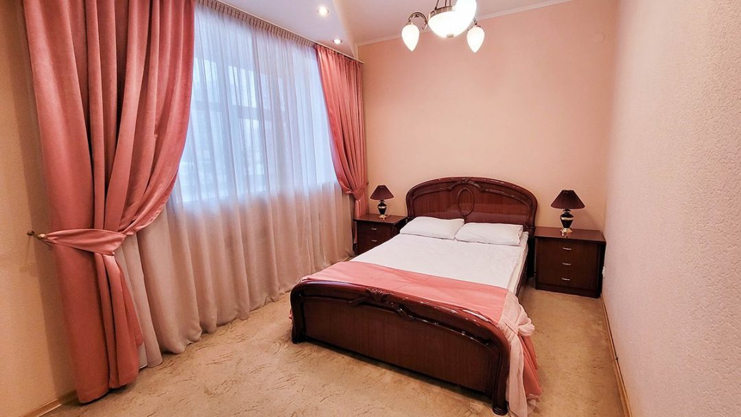 Двухместный (Комфорт 3-комнатный) гостиницы Smart Hotel КДО Барнаул