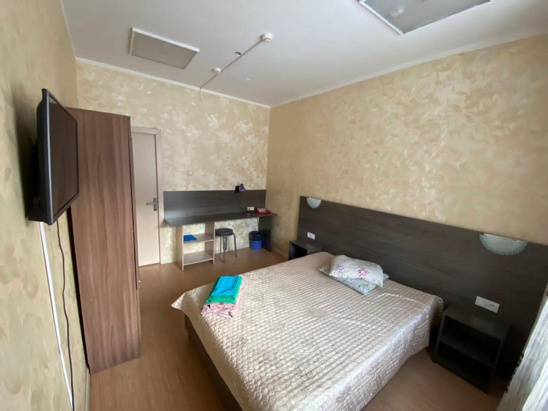 Двухместный (Двухместный номер с одной двухспальной кроватьб) гостиницы Лидер, Якутск