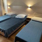 Трёхместный и более (Номер эконом), Гостиница Лидер