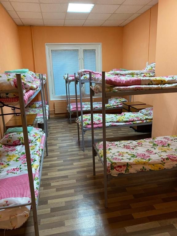 Десятиместный Мужской (Спальное место на двухъярусной кровати в общем номере для мужчин), Хостел WeekendSleep