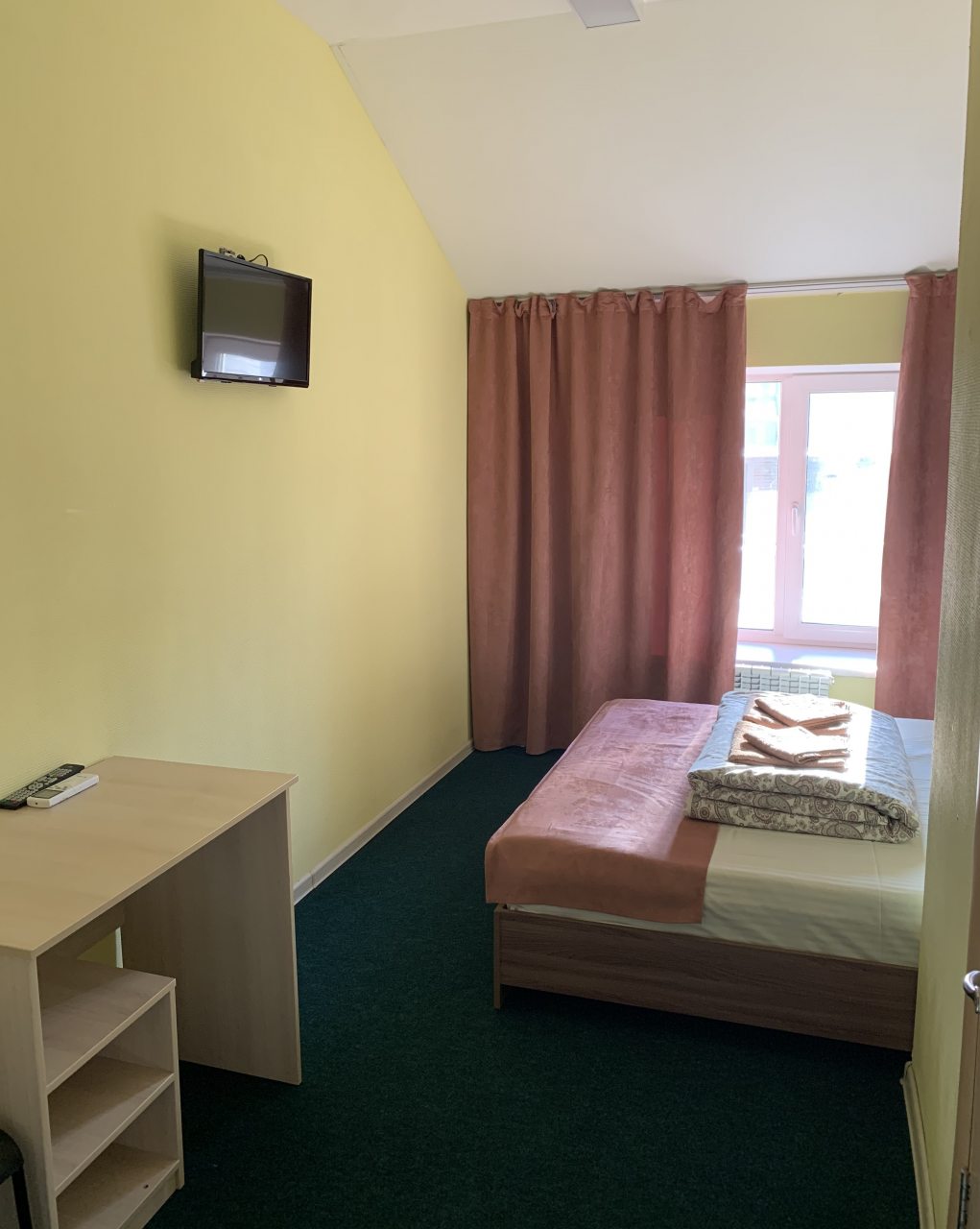 Двухместный номер с двухспальной кроватью