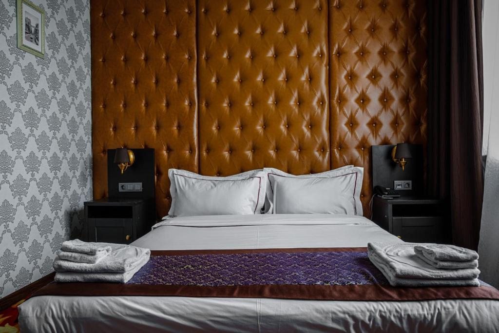 Двухместный (Стандартный номер с кроватью размера «king-size») отеля Grand Opera Hotel, Алматы