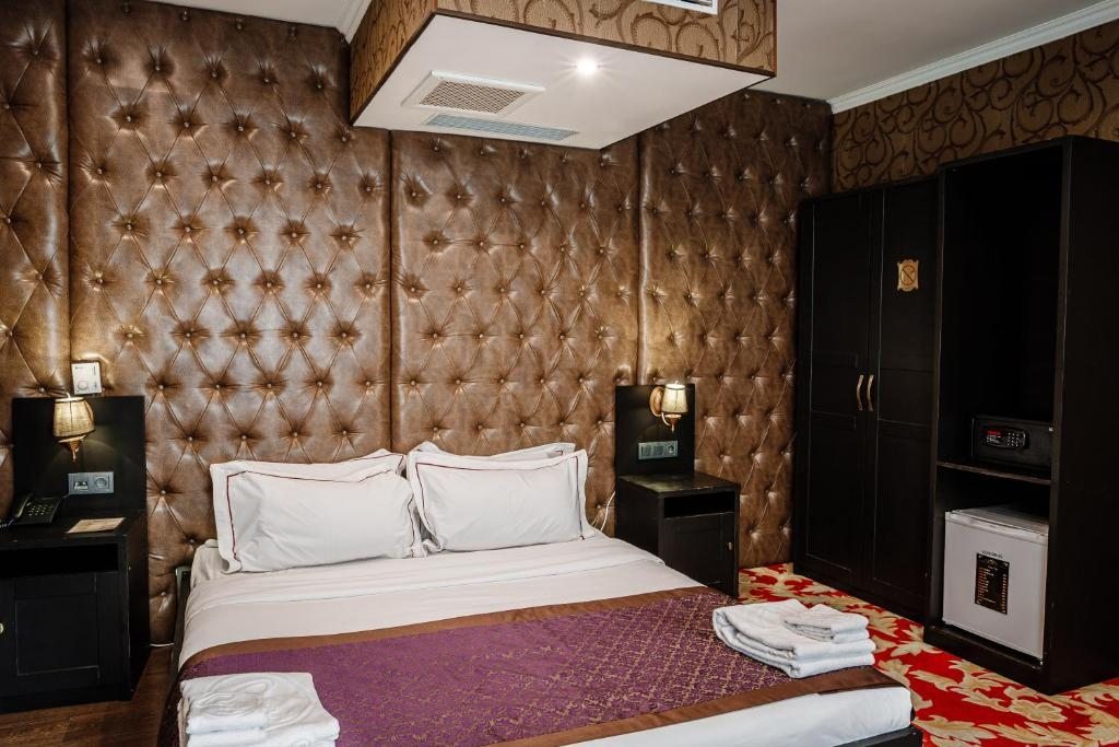 Двухместный (Двухместный номер Делюкс с 1 кроватью) отеля Grand Opera Hotel, Алматы