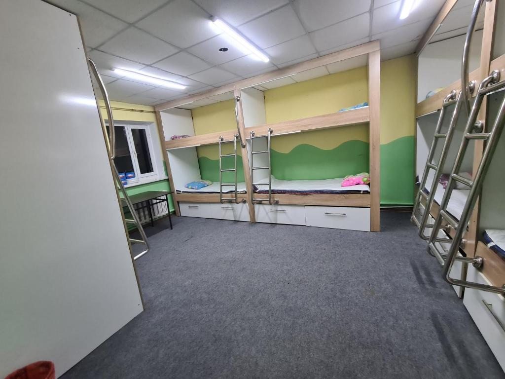 Номер (Спальное место на двухъярусной кровати в общем номере для женщин) хостела Parasat Hostel Kazakhstan, Алматы