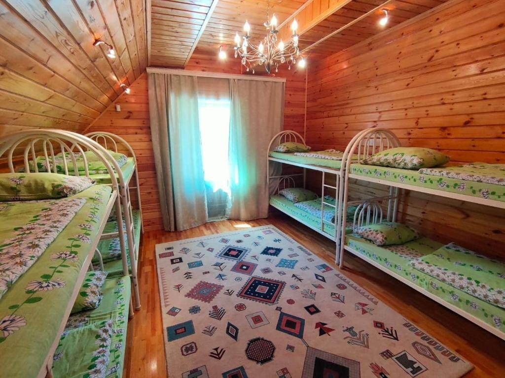 Номер (Кровать в общем 8-местном номере для мужчин и женщин) хостела Hostel SHYMBULAK, Алматы