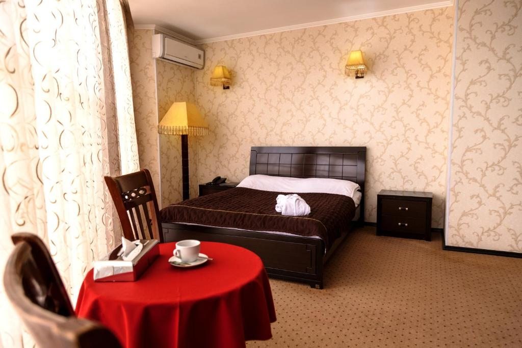 Двухместный (Бюджетный двухместный номер с 1 кроватью) отеля Golden Palace, Актау