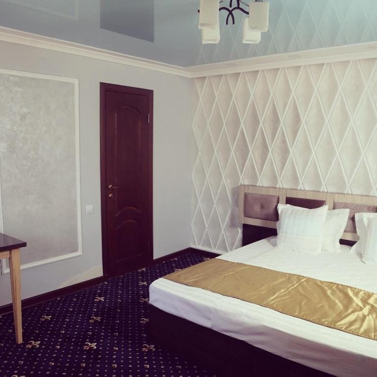 Двухместный (Двухместный номер с 1 кроватью или 2 отдельными кроватями и собственной ванной комнатой) отеля Family, Балхаш, Карагандинская область