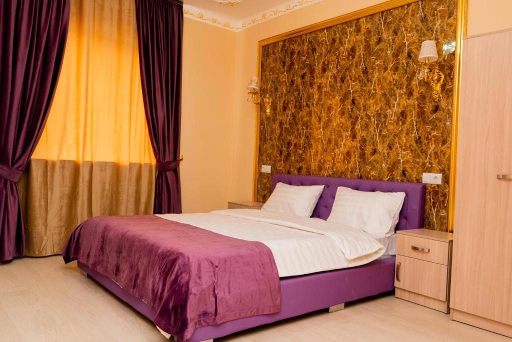 Двухместный (Большой двухместный номер с 1 кроватью) отеля Antalya, Астана
