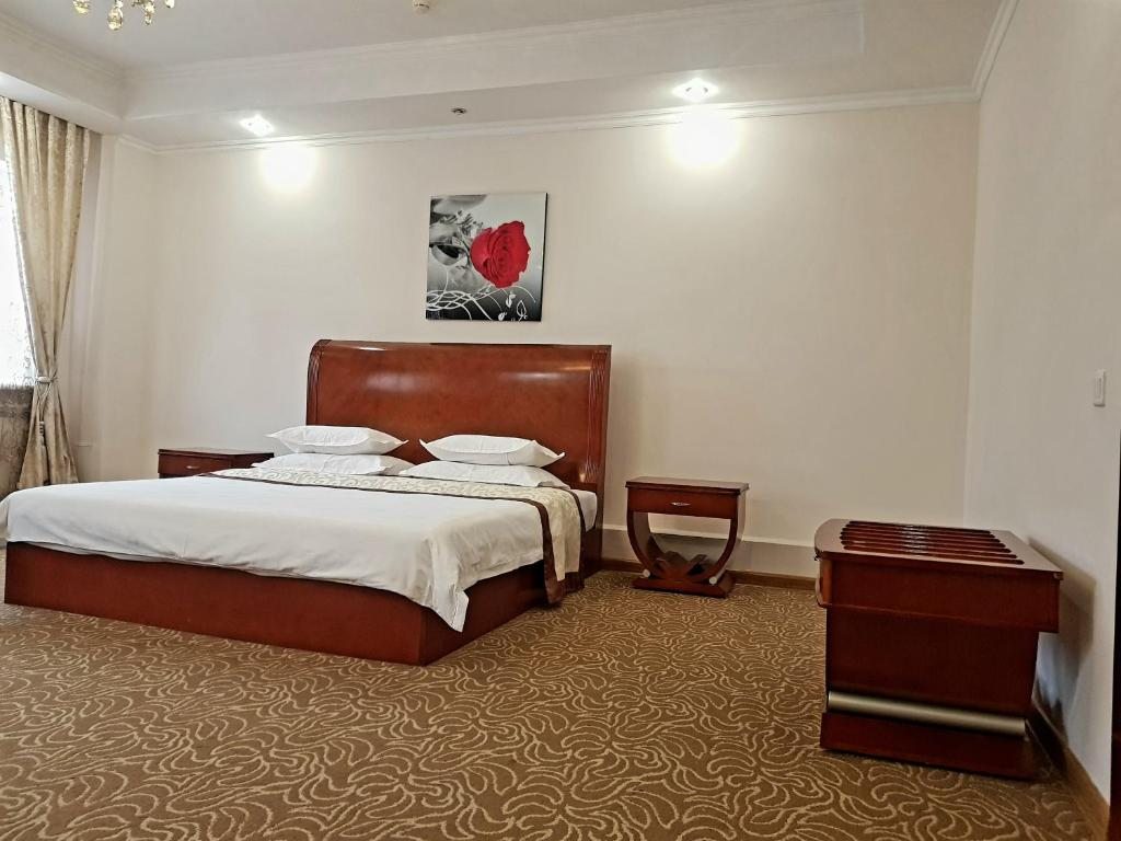 Двухместный (Большой двухместный номер с 1 кроватью) отеля Porta Fortuna, Астана
