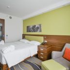 Полулюкс (Номер с кроватью King size с видом на город (с завтраком)), Отель Hampton by Hilton Brest