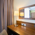 Полулюкс (Номер с кроватью King size с видом на город (с завтраком)), Отель Hampton by Hilton Brest