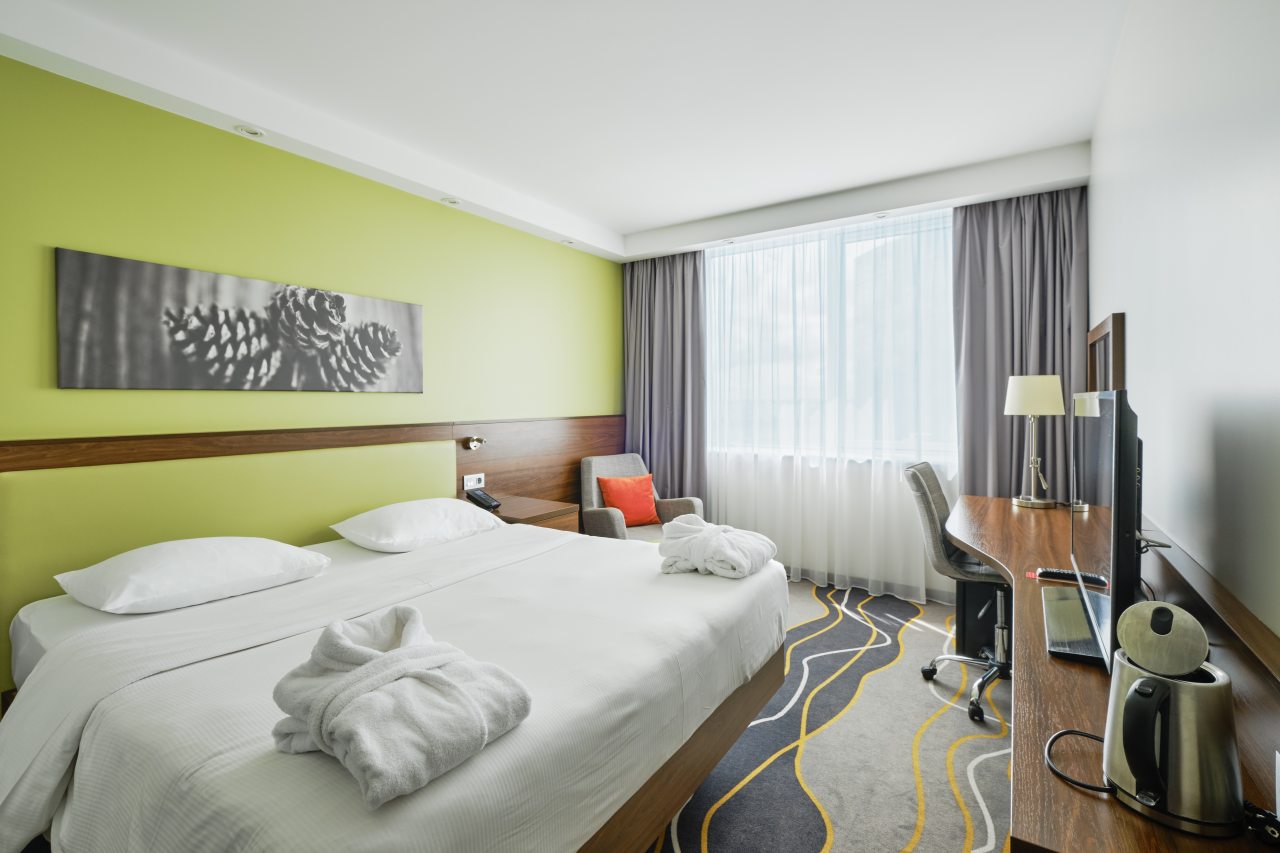 Полулюкс (Номер с кроватью King size с видом на город (с завтраком)), Отель Hampton by Hilton Brest
