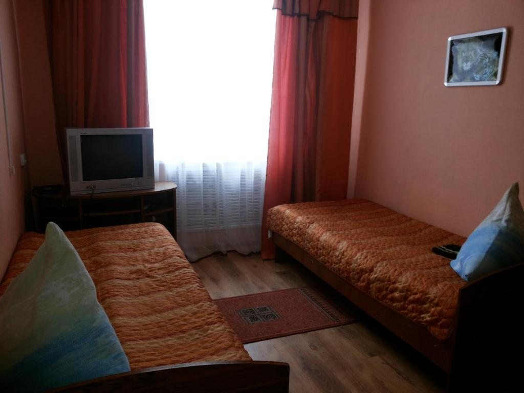 Двухместный (Двухместный номер с 2 отдельными кроватями и общим туалетом) отеля Baza Dinamo Mogilev, Могилев