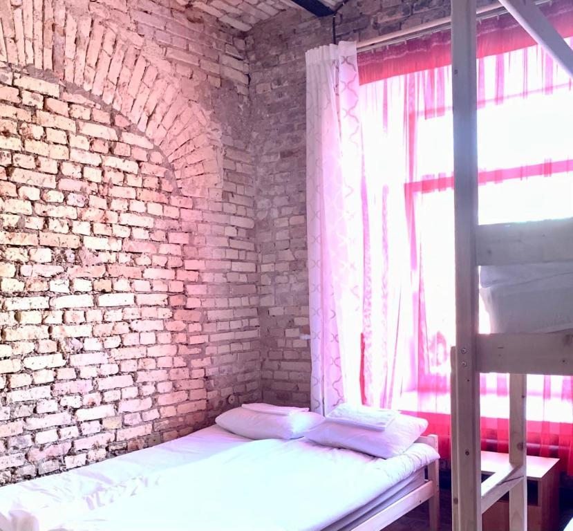 Четырехместный (Четырехместный номер с собственной ванной комнатой) отеля Hostel GOSteam, Гродно