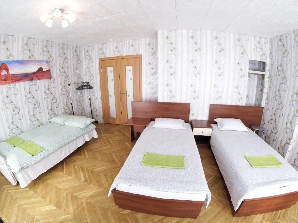 Трехместный (Трехместный номер с общей ванной комнатой) гостевого дома Best Aparts, Минск