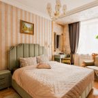 Апартаменты (Апартаменты Делюкс), SO Charming apt near Victory square in downtown