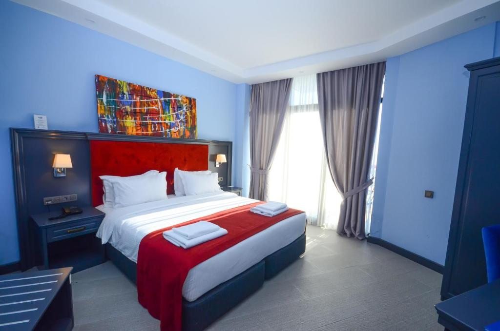 Двухместный (Двухместный номер Делюкс с 1 кроватью и балконом, вид на море) отеля BATUMI PALM HOTEL, Батуми