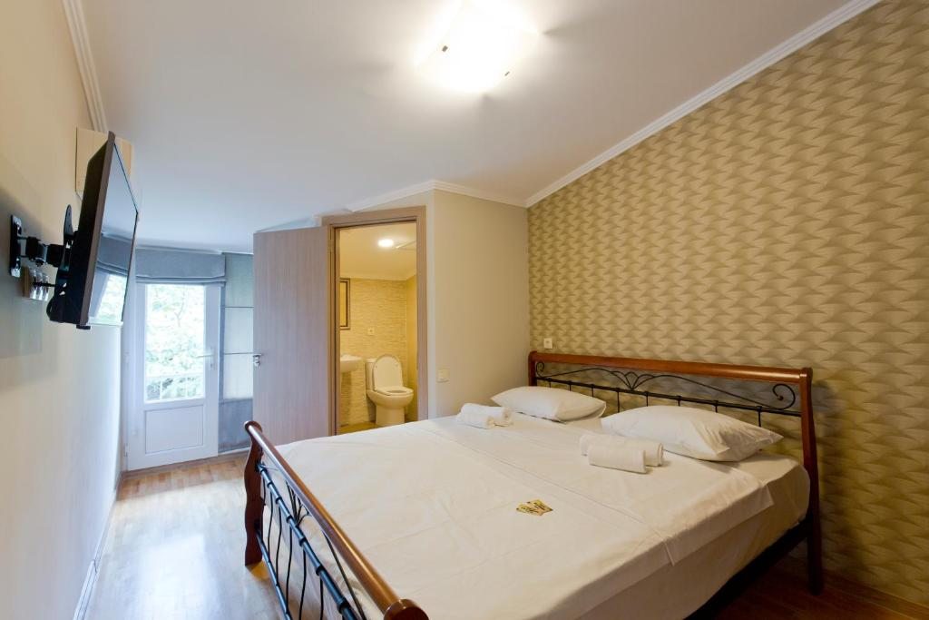 Двухместный (Двухместный номер с 1 кроватью и балконом) отеля Home #21, Батуми