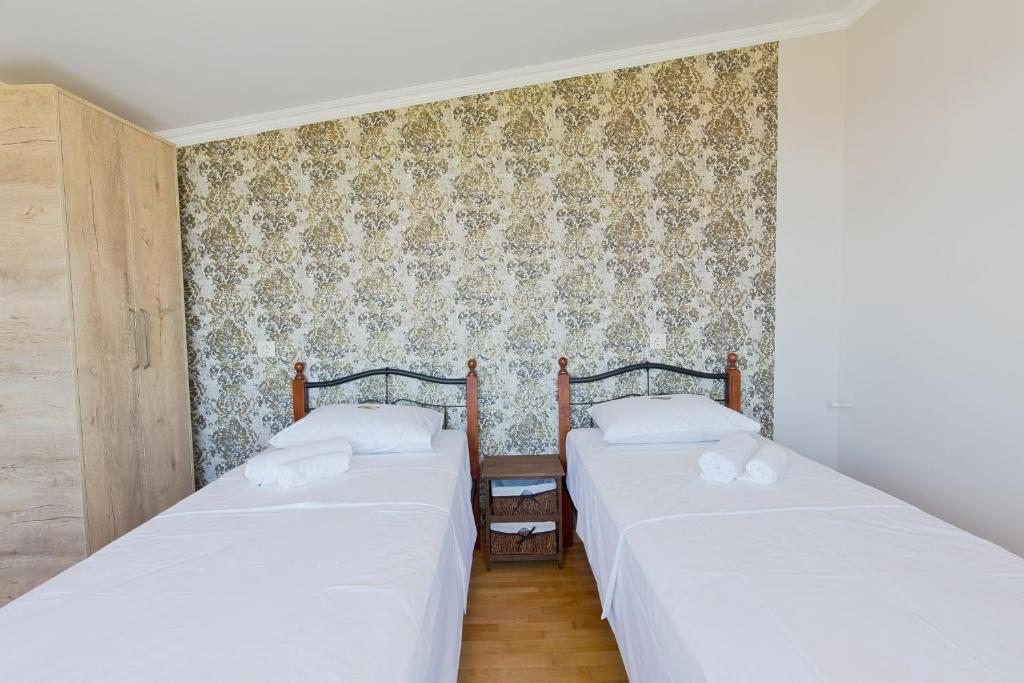 Двухместный (Двухместный номер с 2 отдельными кроватями и видом на город) отеля Home #21, Батуми