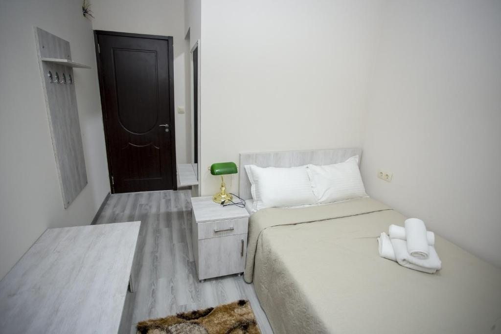 Двухместный (Небольшой двухместный номер с 1 кроватью) отеля Hotel Garanti, Батуми