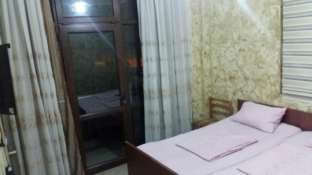 Двухместный (Двухместный номер с 2 отдельными кроватями и балконом) отеля Hotel Temo in Batumi, Батуми