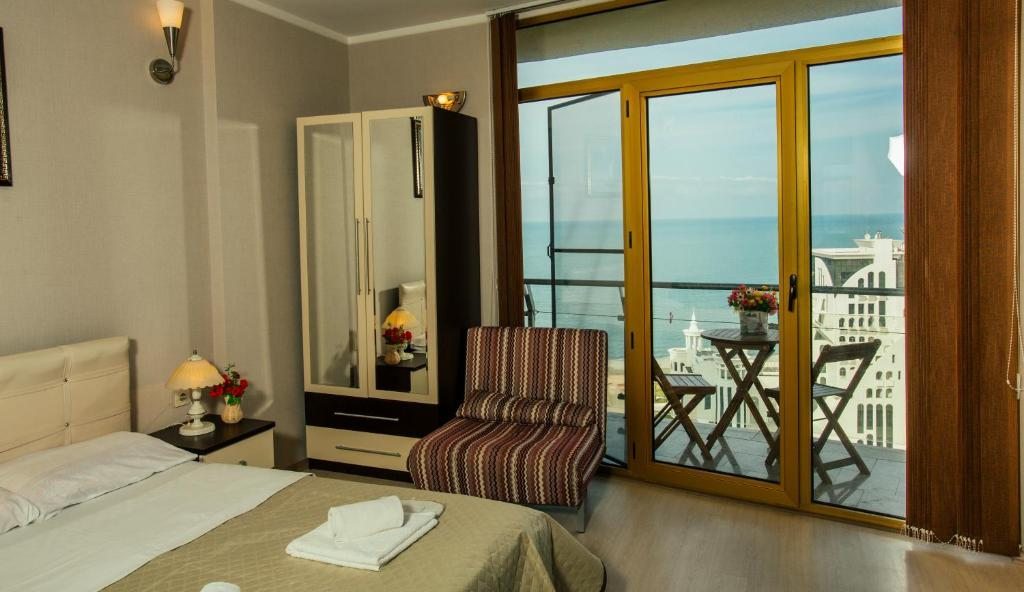 Апартаменты (Апартаменты-студия с видом на море) апартамента Luxury Apartments, Батуми