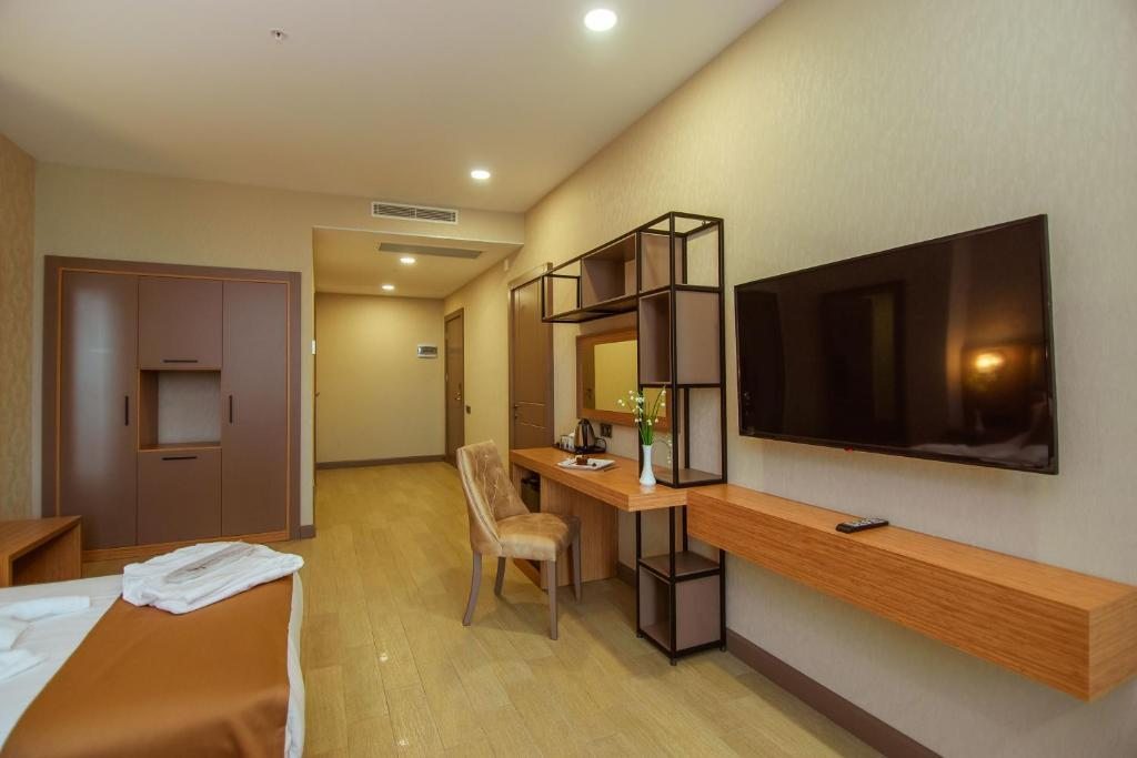 Семейный (Семейный номер), New Wave Hotel