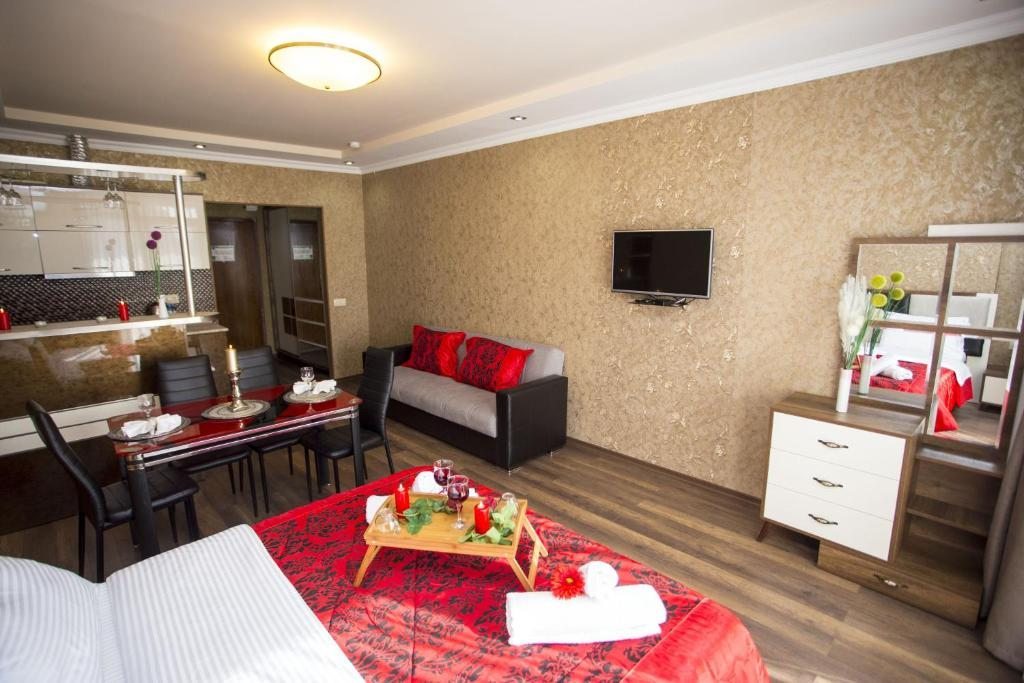 Трехместный (Представительский трехместный номер) отеля ORBI Residence On Black Sea Coast, Батуми