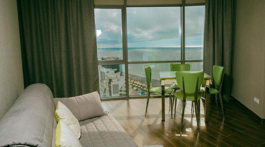 Апартаменты (Апартаменты Делюкс) апарт-отеля Panorama Sea Tower, Батуми