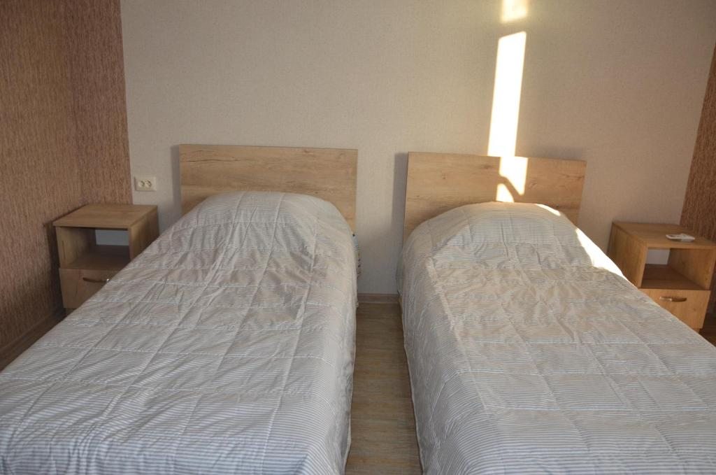 Двухместный (Двухместный номер с 2 отдельными кроватями и ванной комнатой) гостевого дома Pavillion Guest House, Батуми