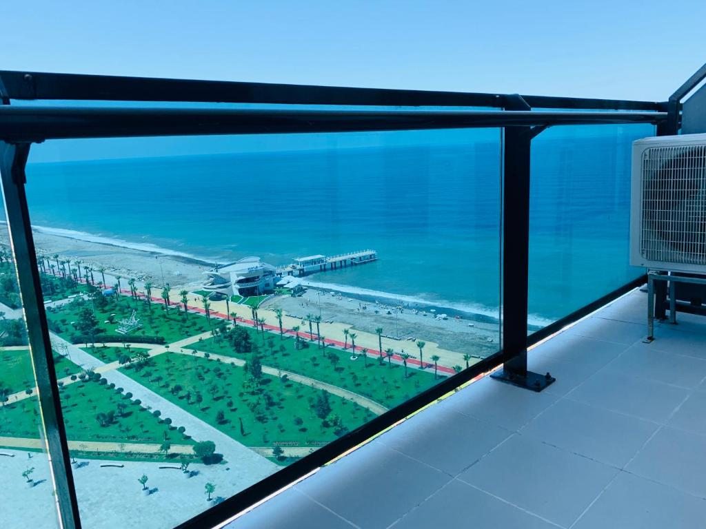 Студио (Номер-студио с видом на море), Sea view apartments Orbi Beach Tower